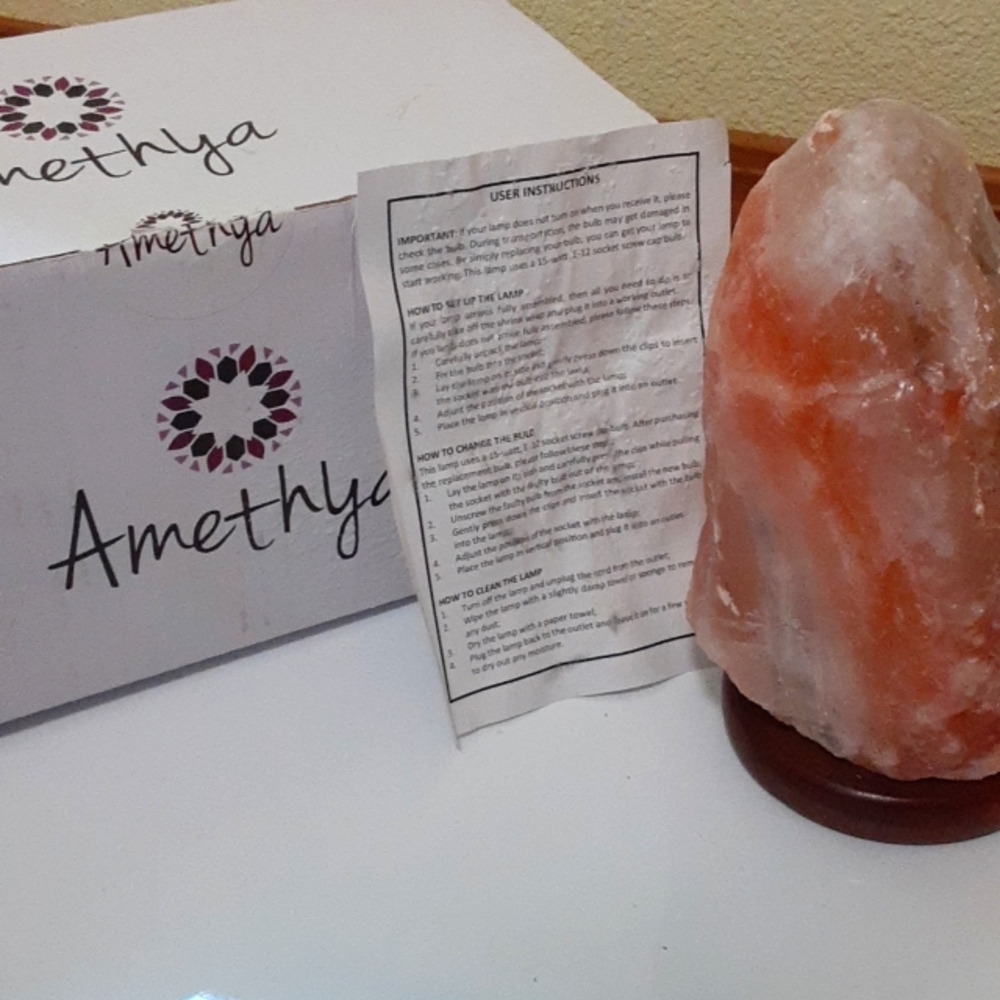 Amethya, Natural Himalayan Salt Lamp on Wood Base - Picture 10 of 12